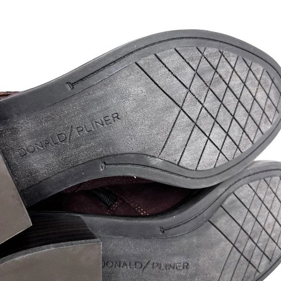 Donald J. Pliner NWOT Dahlin Suede Embossed Ankle Boots in Espresso Size 6.5 - Picture 11 of 11